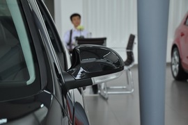 2011款迈腾1.8TSI豪华黑内饰版