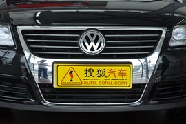 2011款迈腾1.8TSI豪华黑内饰版