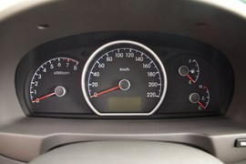 现代悦动1.6自动豪华