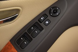 现代悦动1.6自动豪华