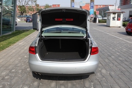 奥迪A4L2.0T舒适型