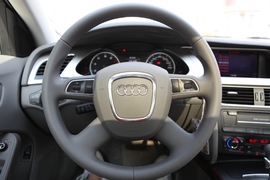 奥迪A4L2.0T舒适型