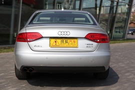 奥迪A4L2.0T舒适型