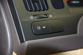 现代伊兰特1.6手动舒适版