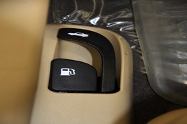 现代伊兰特1.6手动舒适版