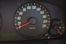 现代伊兰特1.6手动舒适版