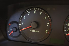 现代伊兰特1.6手动舒适版