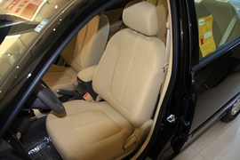 现代伊兰特1.6手动舒适版