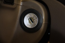 现代伊兰特1.6手动舒适版