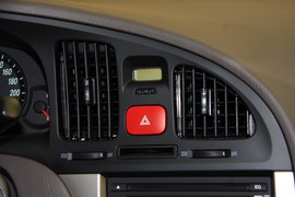 现代伊兰特1.6手动舒适版