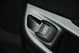 2015款福特福克斯三厢EcoBoost