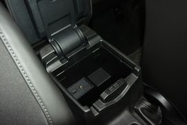 2015款福特福克斯三厢EcoBoost