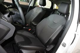 2015款福特福克斯三厢EcoBoost
