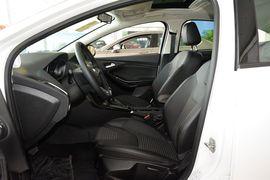 2015款福特福克斯三厢EcoBoost