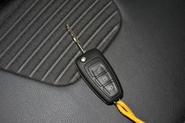 2015款福特福克斯三厢EcoBoost