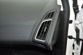 2015款福特福克斯三厢EcoBoost
