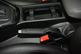 2015款福特福克斯三厢EcoBoost