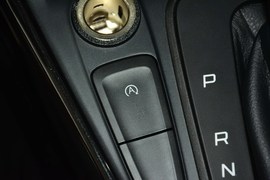 2015款福特福克斯三厢EcoBoost