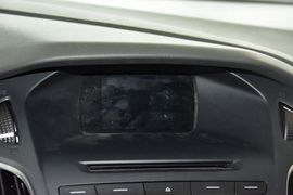 2015款福特福克斯三厢EcoBoost