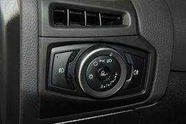 2015款福特福克斯三厢EcoBoost