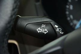 2015款福特福克斯三厢EcoBoost