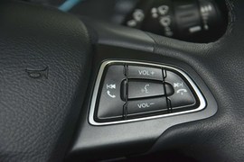 2015款福特福克斯三厢EcoBoost