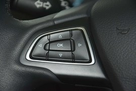 2015款福特福克斯三厢EcoBoost