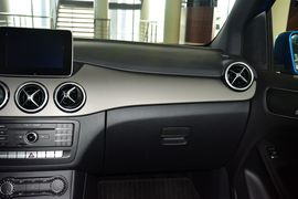 2016款奔驰B180