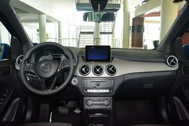2016款奔驰B180