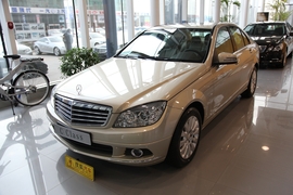 奔驰C200标准型