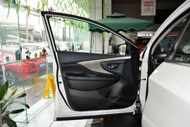 2015款日产楼兰2.5