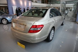 奔驰C200标准型