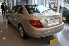 奔驰C200标准型