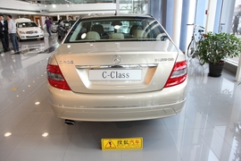 奔驰C200标准型