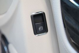 奔驰C200标准型