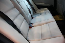 奔驰C200标准型