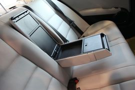 奔驰C200标准型