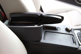 奔驰C200标准型