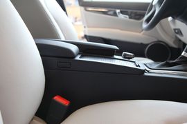 奔驰C200标准型