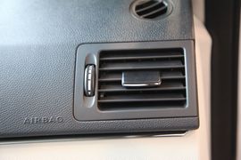 奔驰C200标准型
