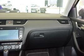 2017款斯柯达明锐1.6L自动智行版