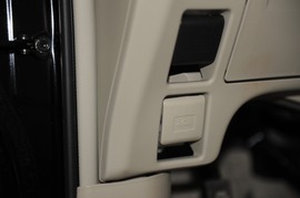 2008款丰田普瑞维亚2.4标准版