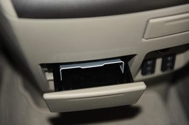 2008款丰田普瑞维亚2.4标准版