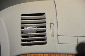 2008款丰田普瑞维亚2.4标准版