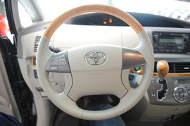 2008款丰田普瑞维亚2.4标准版