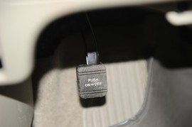 2008款丰田普瑞维亚2.4标准版