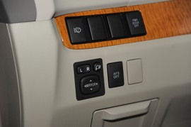 2008款丰田普瑞维亚2.4标准版