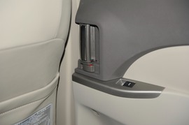 2008款丰田普瑞维亚2.4标准版