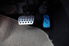 2010款睿翼轿跑车2.5