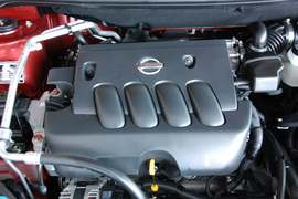 2010款日产逍客2.0S火MT2WD